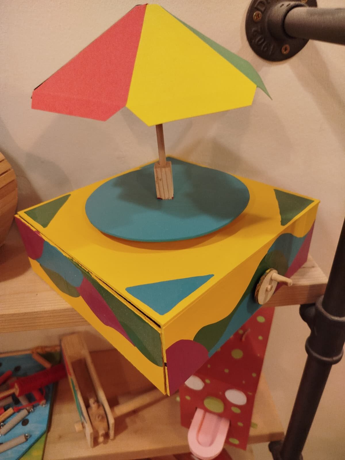 Treballs extraescolars nens fusteria Mamüll